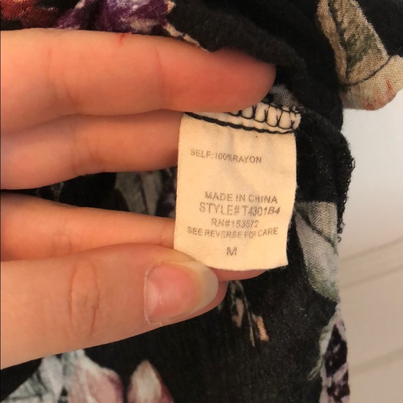 EUC Bohme black floral top. Size medium runs small - Picture 3 of 4